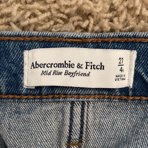 Abercrombie Mid-Rise Boyfriend Jeans - Size 27 short - Picture 3 of 3